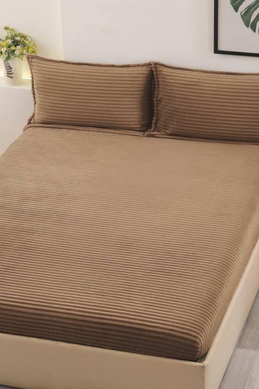 Простирадло на резинці + 2 наволочки